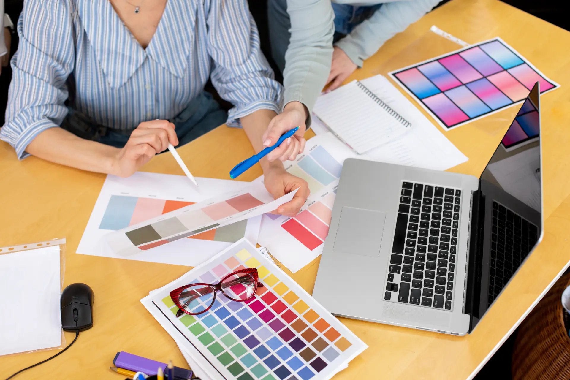 Come il design del branding eleva il Suo business: una guida completa di Metanow