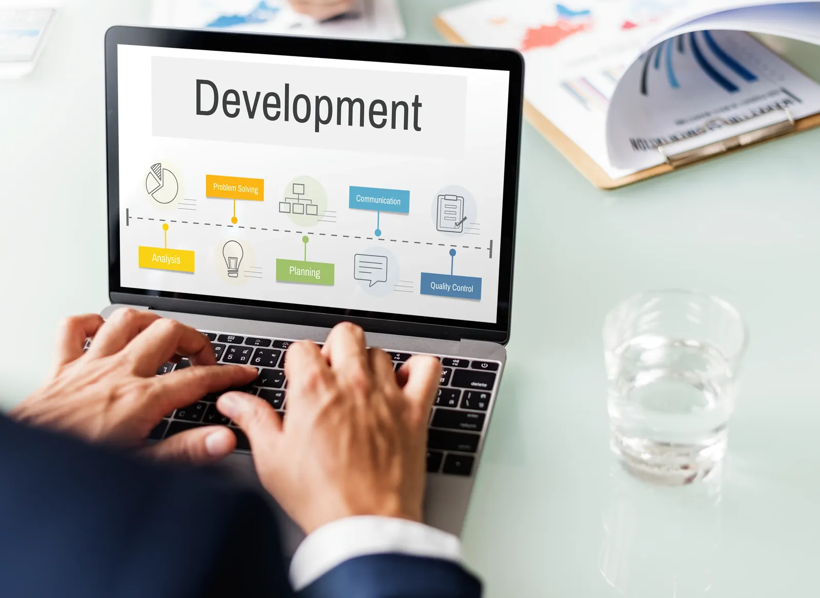 L'impatto dello sviluppo web sulla crescita aziendale: perché il Suo sito web è più importante che mai