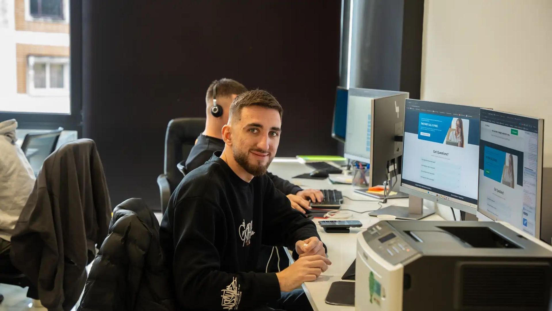 Metanow teammate in the office